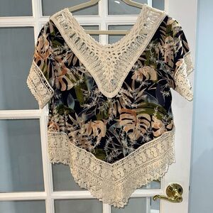 Solitaire Bohemian Tunic Blouse Floral Print Lace Trimmed Top Medium